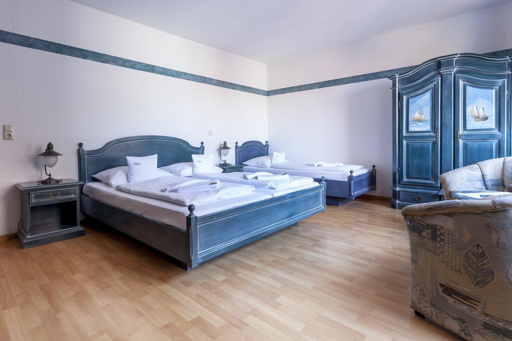U-Nautic Restaurant & Pension Варен Екстер'єр фото